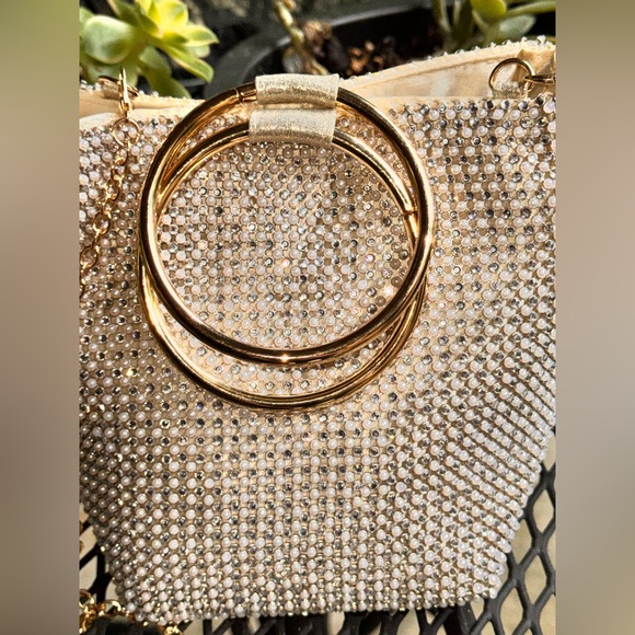 NEW without tags Elegant Gold Beaded & Gold Handbag - Picture 5 of 13